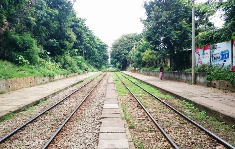 ミャンマー 視察 鉄道 線路 電車 ヤンゴン